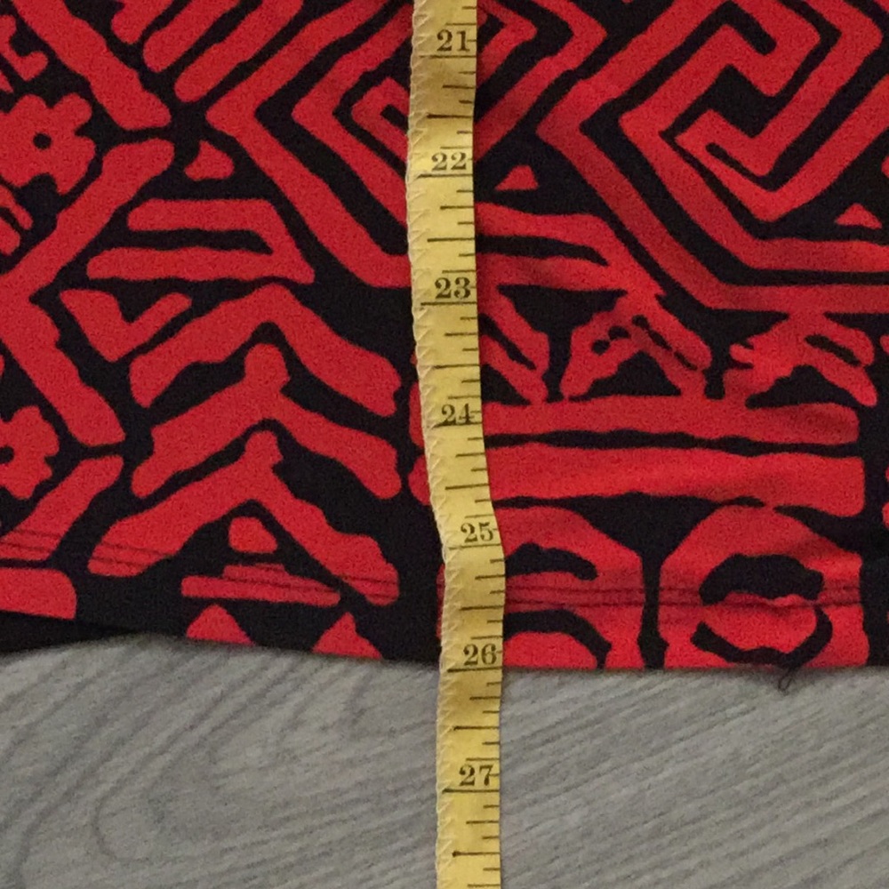 Tribal Print Faux 2 Piece Top Plus Size 3X Black - Picture 8 of 8